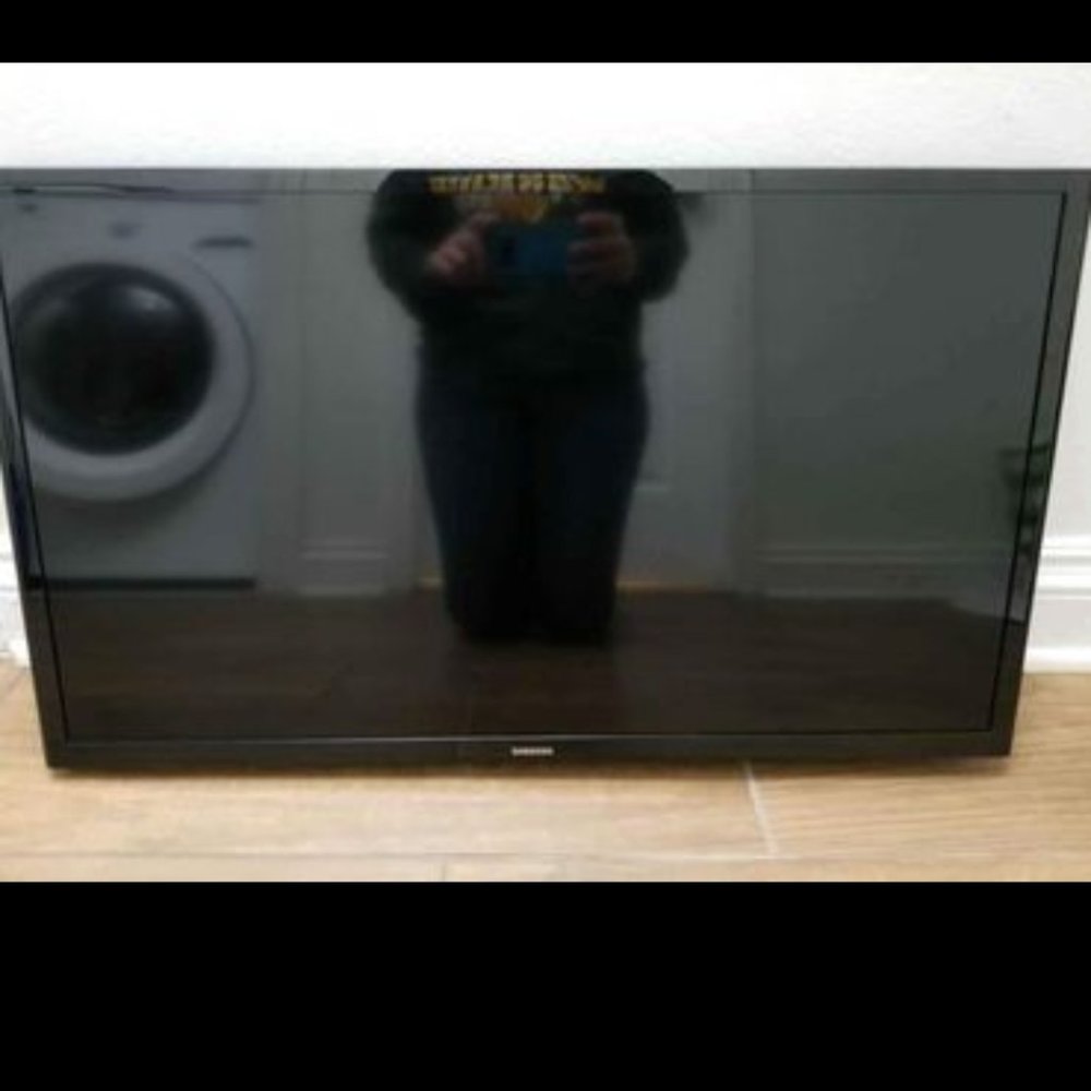 Samsung 32" TV (2015)